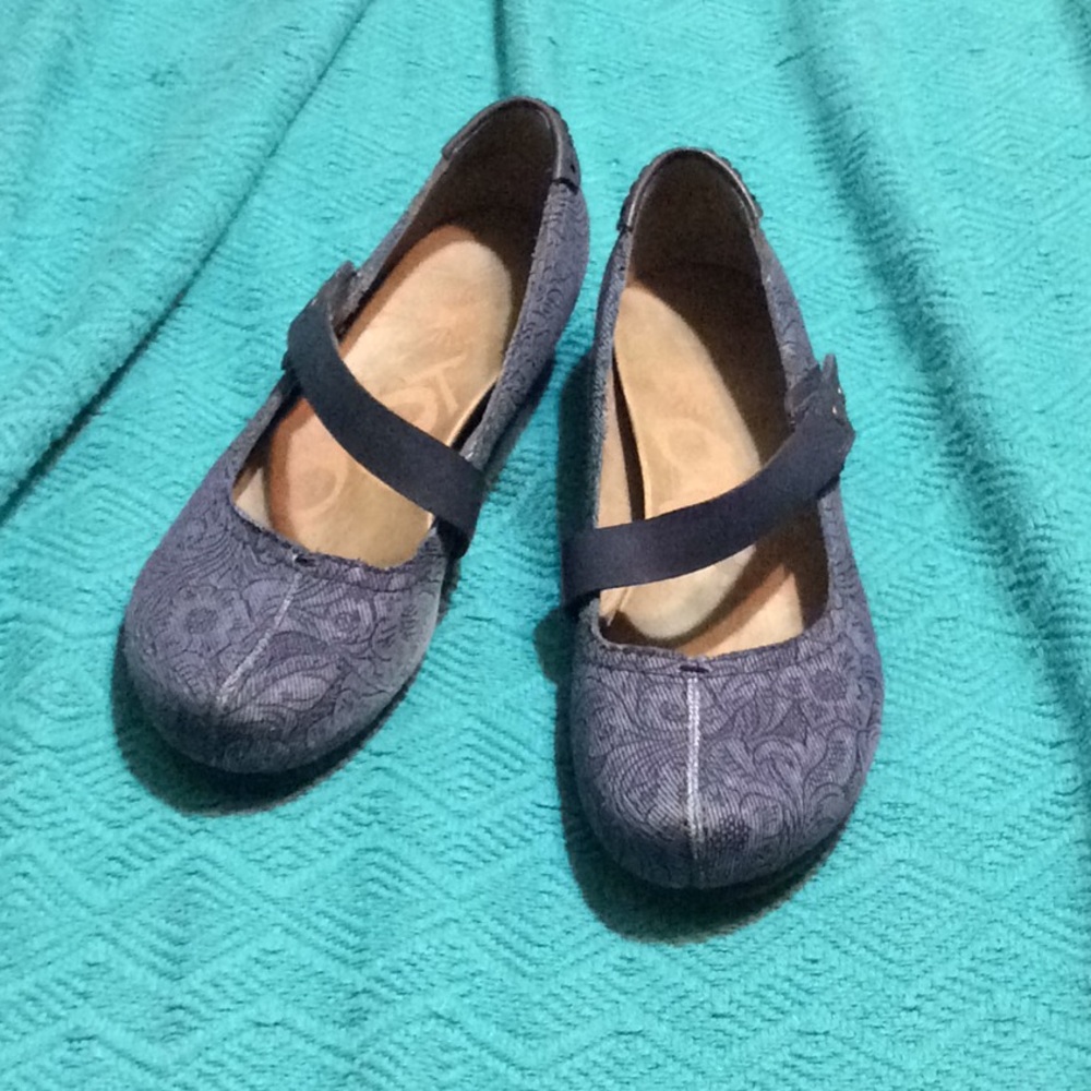 OTBT loafers